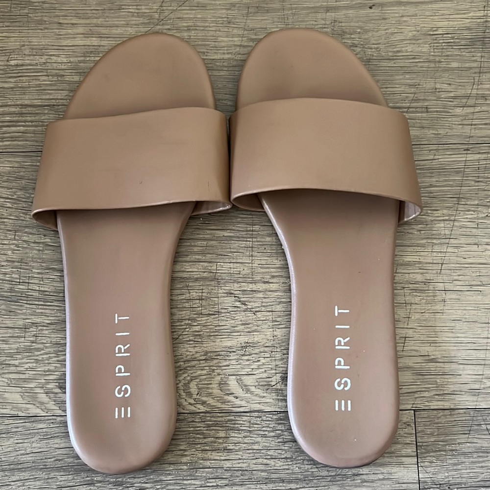 Esprit nude slippers